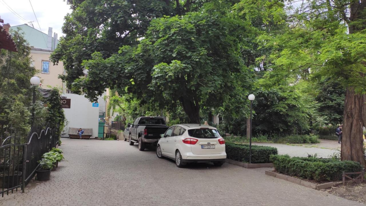 Квартира На Дерибасовcкой Odesa Exterior foto